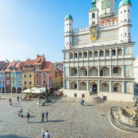 Super Market Square View